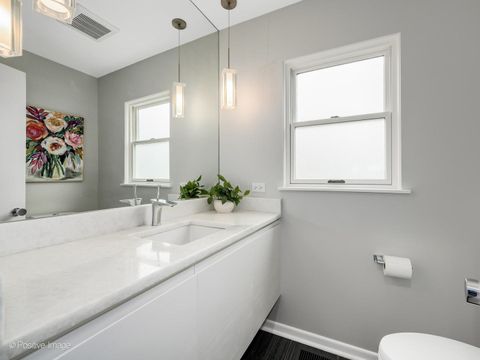 Tiny photo for 702 Courtland Circle, Western Springs, IL 60558 (MLS # 12569332)