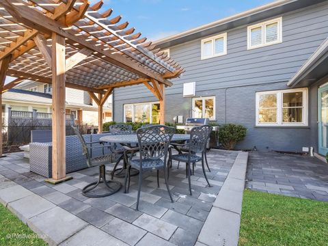 Tiny photo for 702 Courtland Circle, Western Springs, IL 60558 (MLS # 12569332)