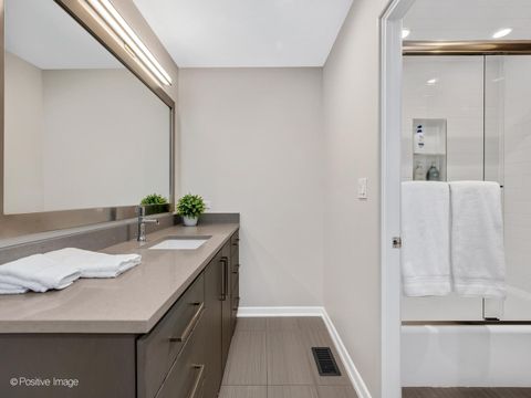 Tiny photo for 702 Courtland Circle, Western Springs, IL 60558 (MLS # 12569332)