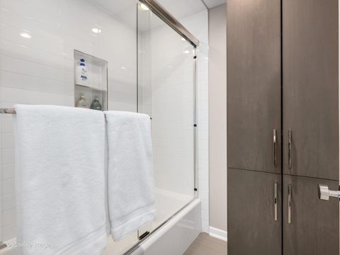 Tiny photo for 702 Courtland Circle, Western Springs, IL 60558 (MLS # 12569332)