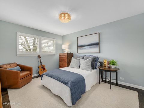 Tiny photo for 702 Courtland Circle, Western Springs, IL 60558 (MLS # 12569332)