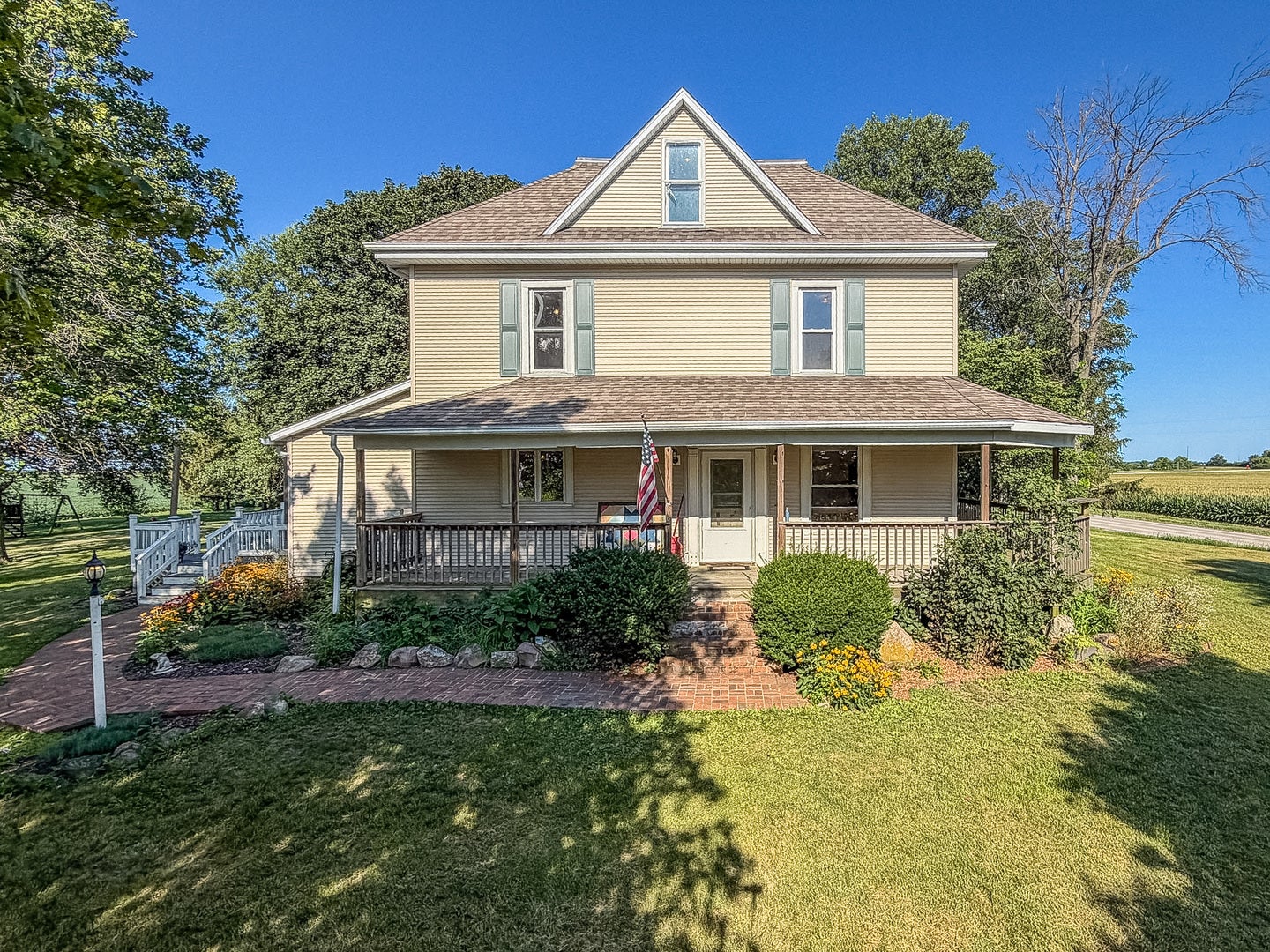 23 E 1500 North Road