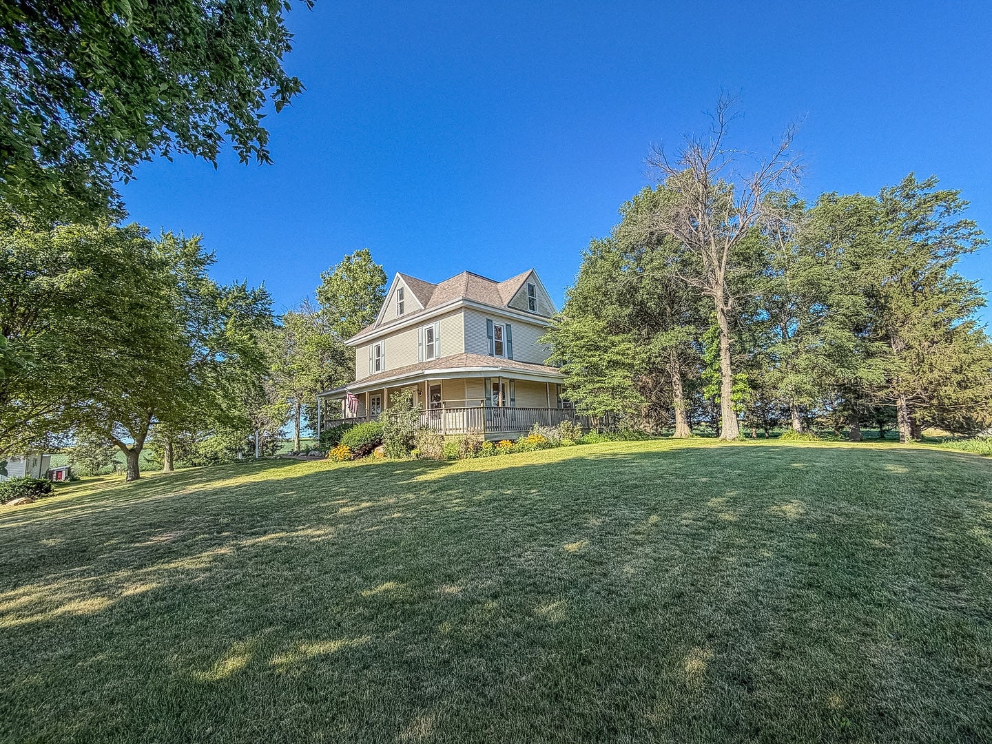23 E 1500 North Road
