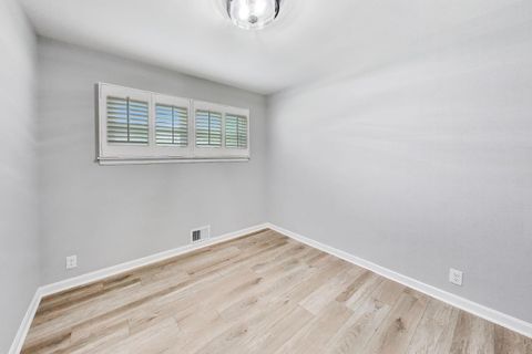 Tiny photo for 321 N Fairview Avenue, Mount Prospect, IL 60056 (MLS # 12642493)