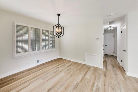 Tiny photo for 321 N Fairview Avenue, Mount Prospect, IL 60056 (MLS # 12642493)