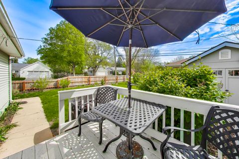 Tiny photo for 321 N Fairview Avenue, Mount Prospect, IL 60056 (MLS # 12642493)