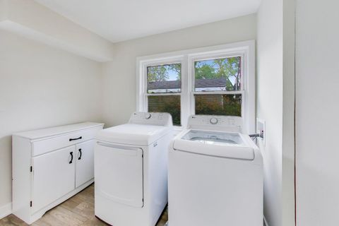 Tiny photo for 321 N Fairview Avenue, Mount Prospect, IL 60056 (MLS # 12642493)