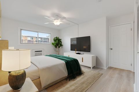 Tiny photo for 1313 S Rebecca Road #113, Lombard, IL 60148 (MLS # 12425791)