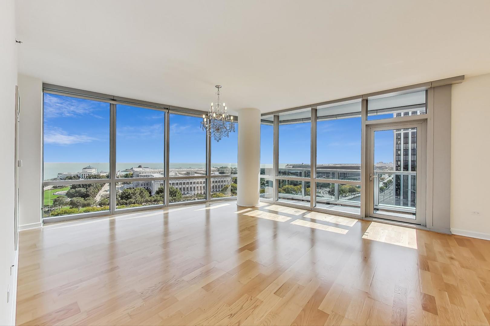 1211 S Prairie Avenue 1404