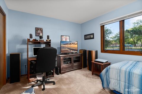 Tiny photo for 43 S Juniper Drive, North Aurora, IL 60542 (MLS # 12529950)