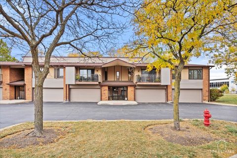 A home in Elk Grove Village