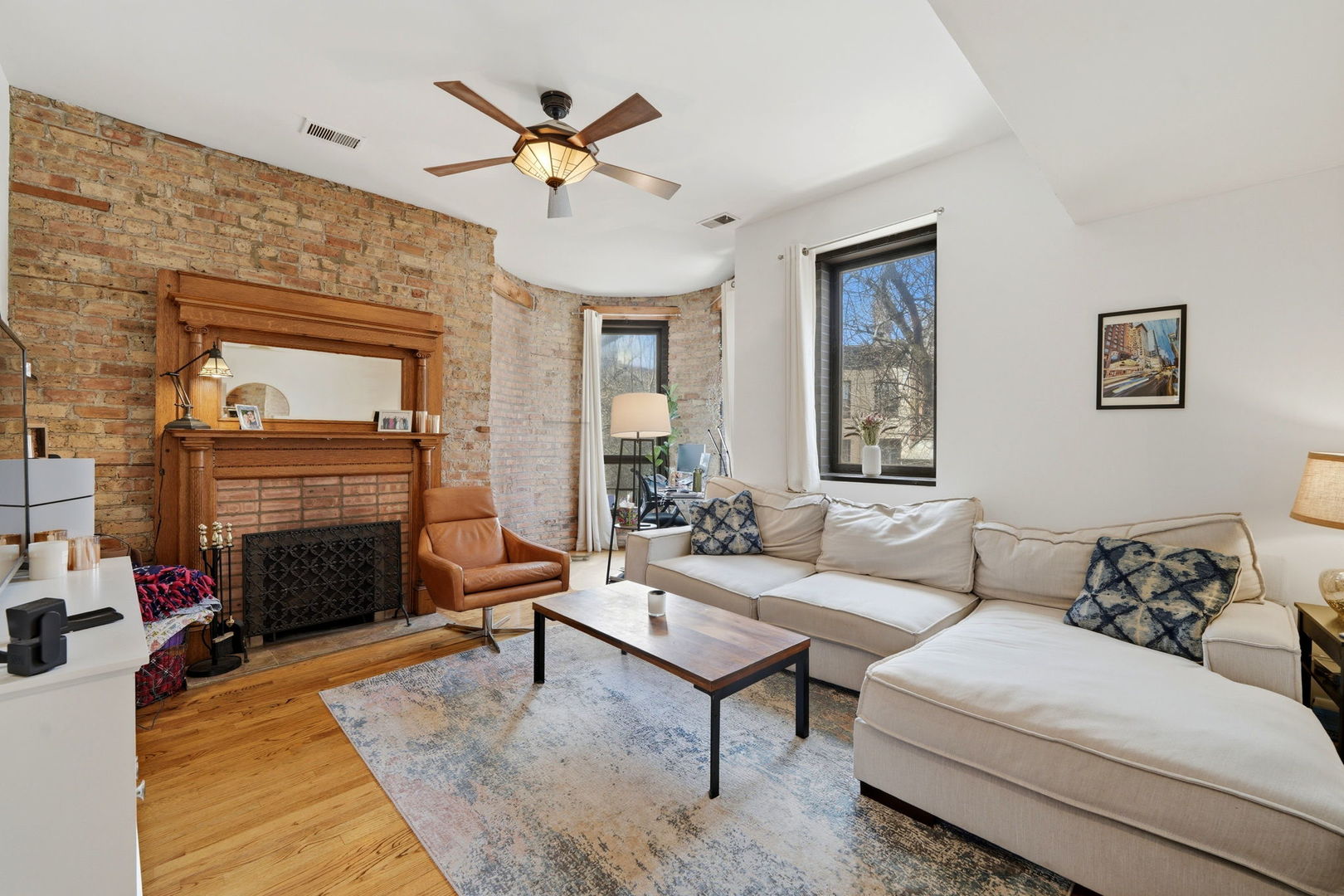 609 W BELDEN Avenue 2D