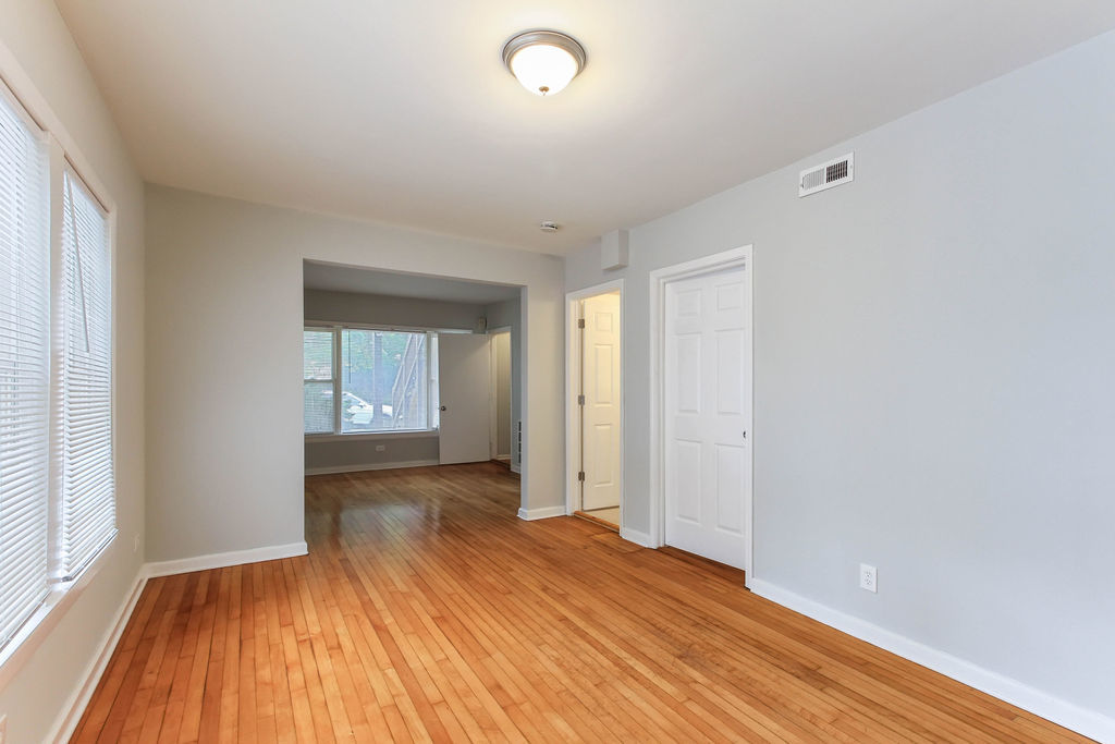 6046 W Giddings Street