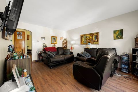 Tiny photo for 3645 W Dickens Avenue, Chicago, IL 60647 (MLS # 12473816)