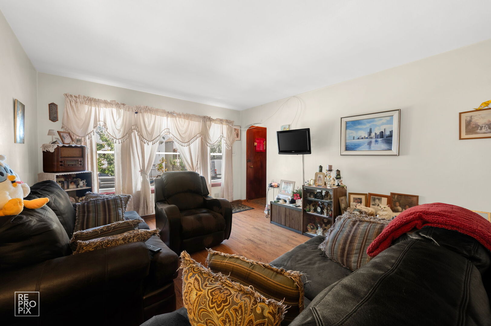 3645 W Dickens Avenue