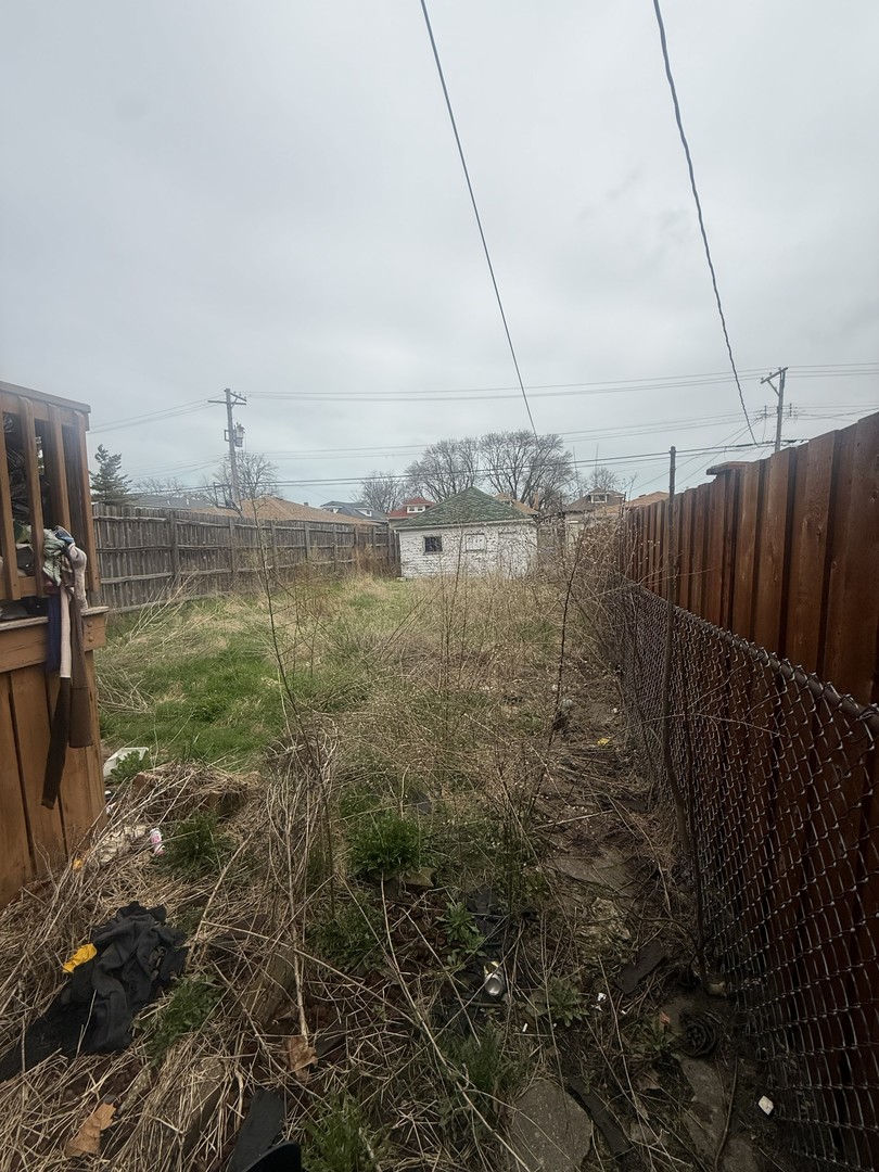 7337 S Indiana Avenue