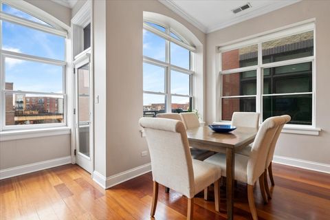 Tiny photo for 1815 N MILWAUKEE Avenue #402, Chicago, IL 60647 (MLS # 12514883)