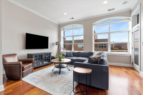 Tiny photo for 1815 N MILWAUKEE Avenue #402, Chicago, IL 60647 (MLS # 12514883)