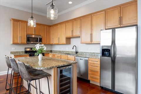 Tiny photo for 1815 N MILWAUKEE Avenue #402, Chicago, IL 60647 (MLS # 12514883)