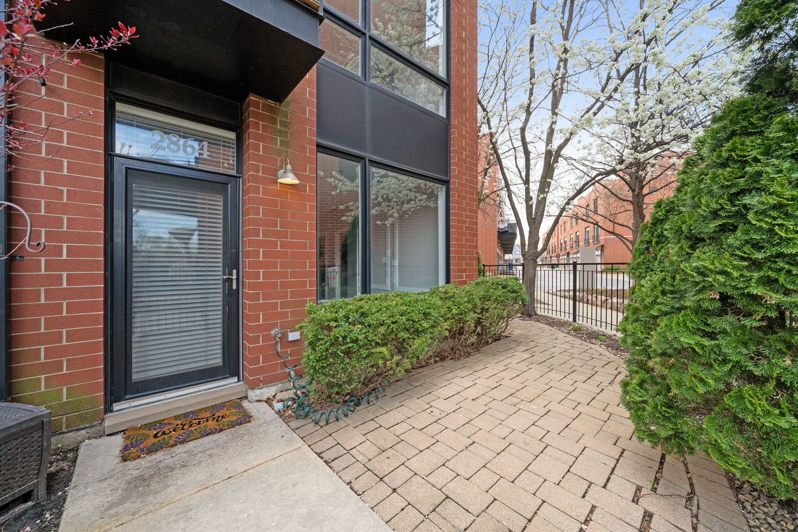 2864 N Riverwalk Drive