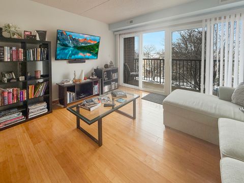 Tiny photo for 5840 W Lawrence Avenue #301, Chicago, IL 60630 (MLS # 12598297)