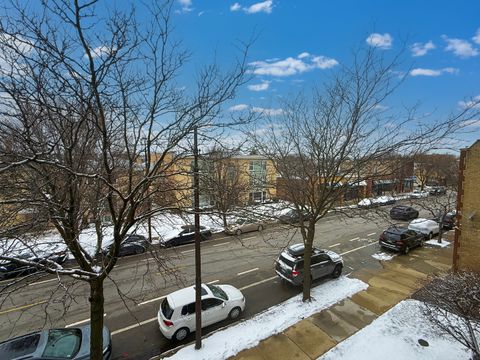 Tiny photo for 5840 W Lawrence Avenue #301, Chicago, IL 60630 (MLS # 12598297)