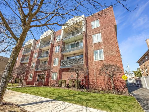 Tiny photo for 5840 W Lawrence Avenue #301, Chicago, IL 60630 (MLS # 12598297)