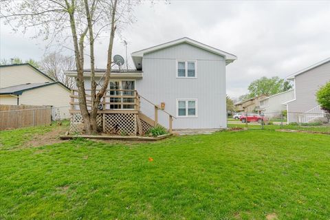 Tiny photo for 1315 Bancroft Drive, Bloomington, IL 61704 (MLS # 12622860)