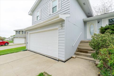 Tiny photo for 1315 Bancroft Drive, Bloomington, IL 61704 (MLS # 12622860)