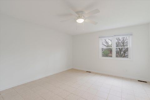 Tiny photo for 1315 Bancroft Drive, Bloomington, IL 61704 (MLS # 12622860)