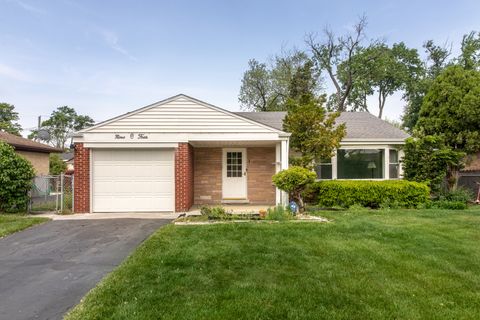 904 Parkview Lane Des Plaines IL 60016