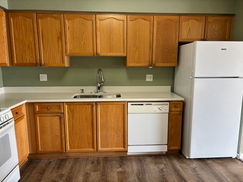 Tiny photo for 3303 Grove Avenue #310, Berwyn, IL 60402 (MLS # 12572266)