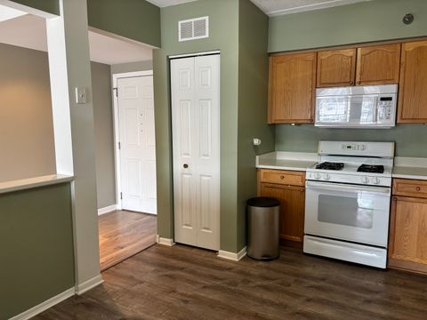 Tiny photo for 3303 Grove Avenue #310, Berwyn, IL 60402 (MLS # 12572266)