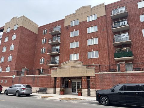 Tiny photo for 3303 Grove Avenue #310, Berwyn, IL 60402 (MLS # 12572266)