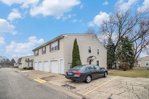 Tiny photo for 337 Mallard Court, Vernon Hills, IL 60061 (MLS # 12630592)