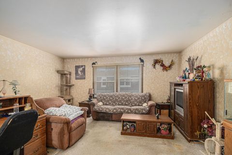 Tiny photo for 337 Mallard Court, Vernon Hills, IL 60061 (MLS # 12630592)