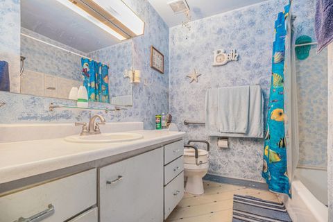 Tiny photo for 337 Mallard Court, Vernon Hills, IL 60061 (MLS # 12630592)