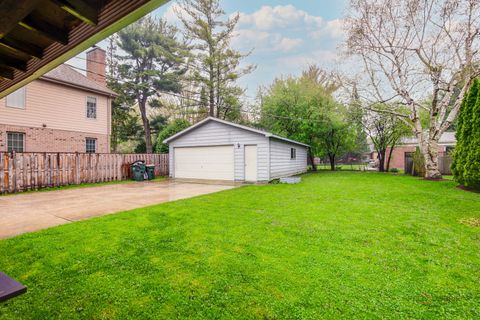 Tiny photo for 805 E Rockland Road, Libertyville, IL 60048 (MLS # 12623694)
