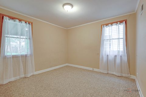 Tiny photo for 805 E Rockland Road, Libertyville, IL 60048 (MLS # 12623694)
