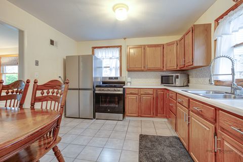 Tiny photo for 805 E Rockland Road, Libertyville, IL 60048 (MLS # 12623694)