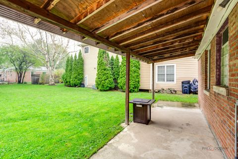 Tiny photo for 805 E Rockland Road, Libertyville, IL 60048 (MLS # 12623694)