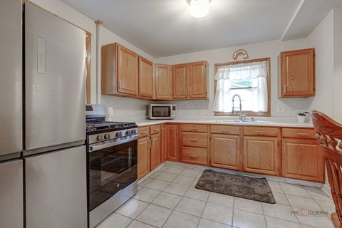 Tiny photo for 805 E Rockland Road, Libertyville, IL 60048 (MLS # 12623694)