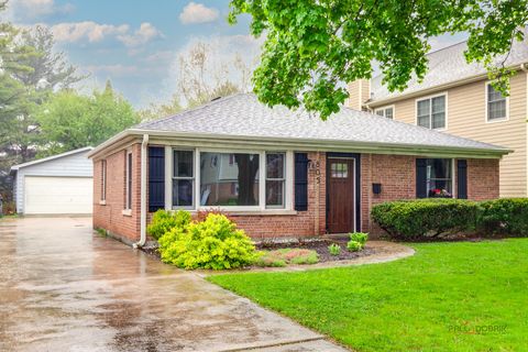 Tiny photo for 805 E Rockland Road, Libertyville, IL 60048 (MLS # 12623694)