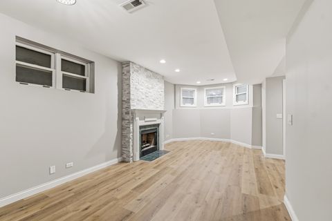 Tiny photo for 1531 W Oakdale Avenue #1, Chicago, IL 60657 (MLS # 12579588)