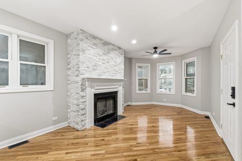 Tiny photo for 1531 W Oakdale Avenue #1, Chicago, IL 60657 (MLS # 12579588)