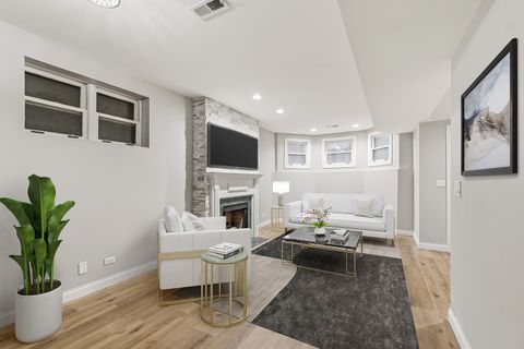 Tiny photo for 1531 W Oakdale Avenue #1, Chicago, IL 60657 (MLS # 12579588)