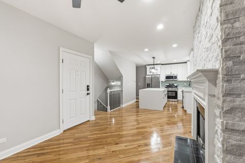 Tiny photo for 1531 W Oakdale Avenue #1, Chicago, IL 60657 (MLS # 12579588)