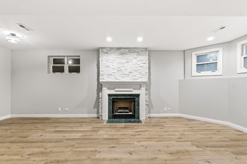 Tiny photo for 1531 W Oakdale Avenue #1, Chicago, IL 60657 (MLS # 12579588)
