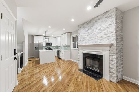 Tiny photo for 1531 W Oakdale Avenue #1, Chicago, IL 60657 (MLS # 12579588)