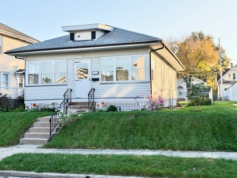 Tiny photo for 2129 Madison Street, Davenport, IA 52804 (MLS # 12797201)